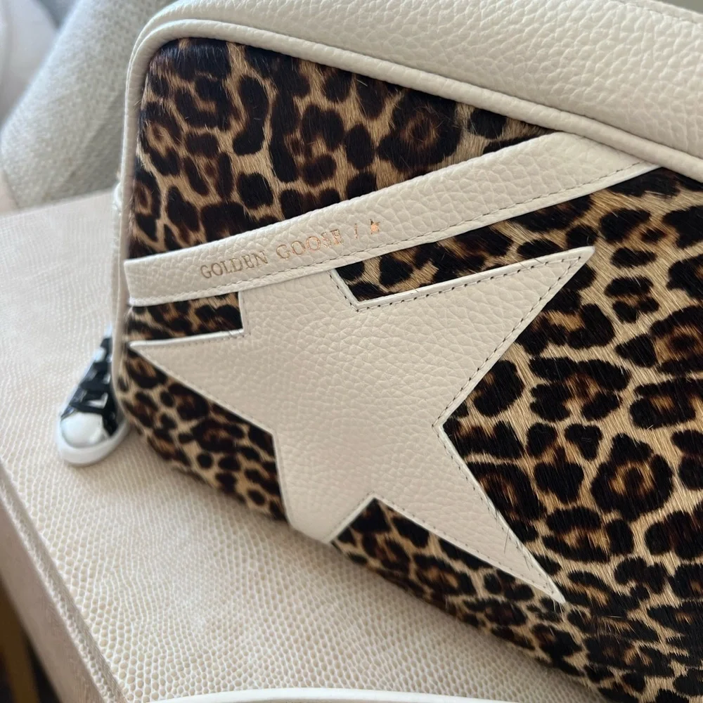 Rare Golden Goose Star Camera Bag. Milk leather. Leopard print dyed calf hair. - Picture 3 of 11